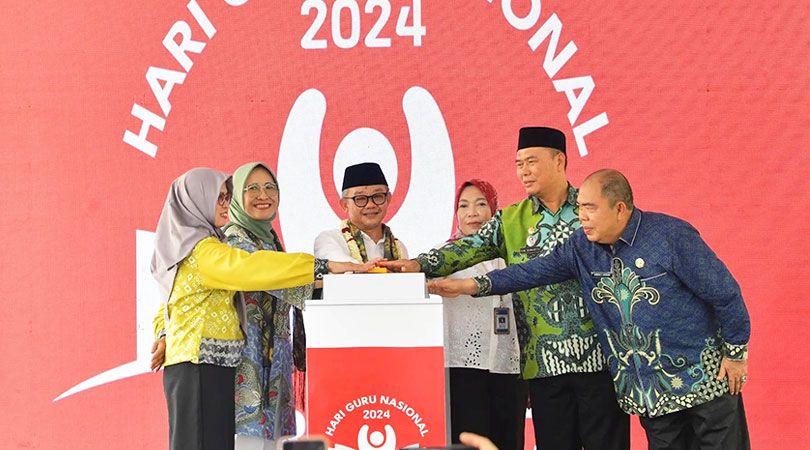 Apresiasi kepada Pendidik: Mendikdasmen Menyatakan November sebagai Bulan Guru Nasional