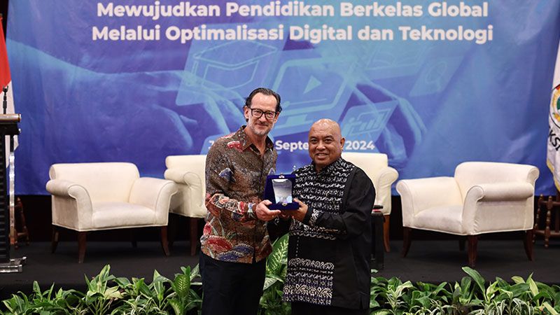 LearningRoom---Bertransformasi-Menuju-Smart-City,-Kota-Kupang-Beberkan-Metode-Pembelajaran-Inovatif-03.jpg