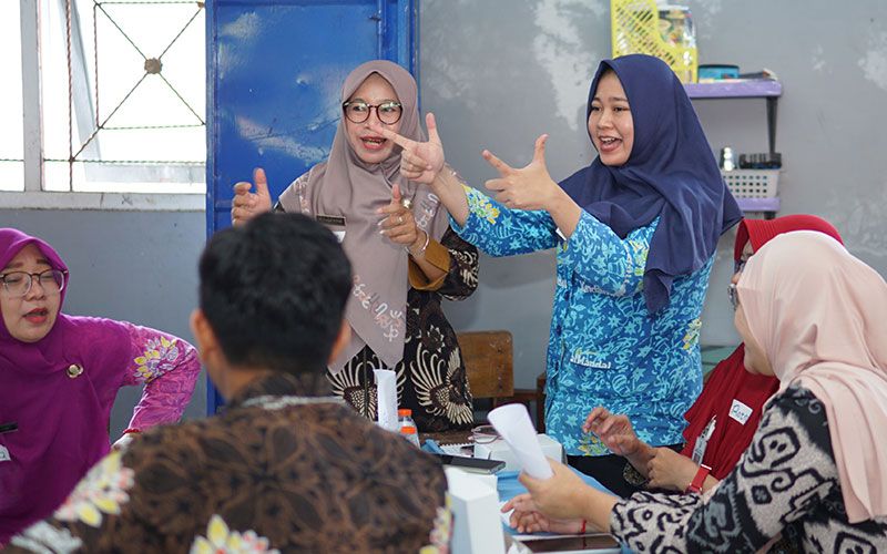 Guru di Kendal menikmati pelatihan oleh LearningRoom