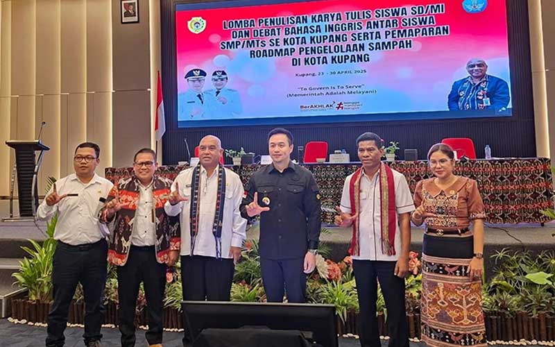 LearningRoom---Lomba-Karya-Ilmiah-dan-Kompetisi-Debat-Bahasa-Inggris-di-Kota-Kupang-01.jpg