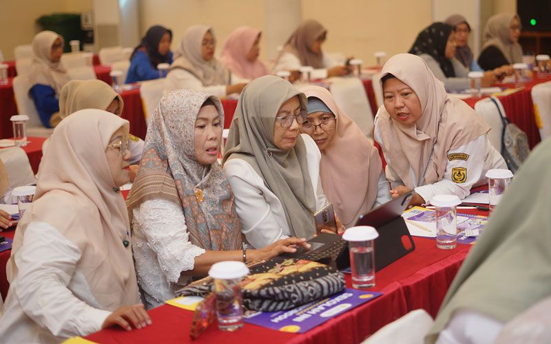 LearningRoom---Pelatihan-LR-ke-Guru-Bahasa-Inggris-di-Banjarmasin-02.jpg