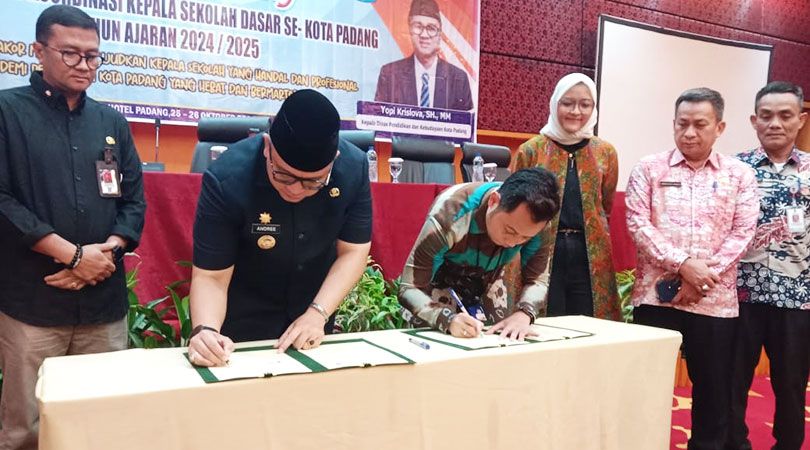 LearningRoom---Pemkot-Padang-dan-LearningRoom-Bermitra-untuk-Tingkatkan-Literasi-Bahasa-Inggris-01.jpg