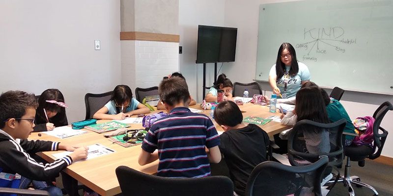 The British Institute (TBI) Holiday Camp - Wisata edukasi model camp tematik untuk melatih keterampilan anak dalam dalam berbahasa Inggris.