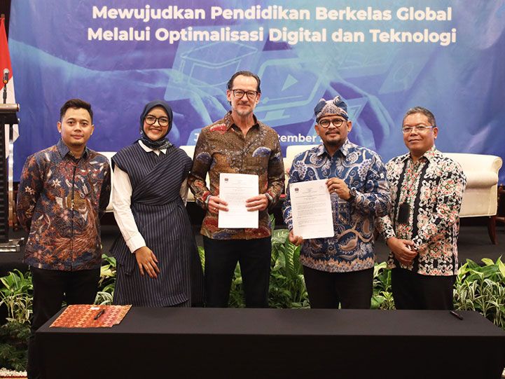 PAST EVENT: Seminar & Pelatihan Interaktif: Mewujudkan Pendidikan Berkelas Global Melalui Optimalisasi Digital dan Teknologi