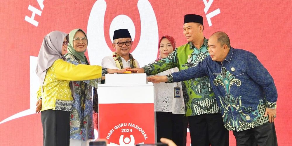 Apresiasi kepada Pendidik: Mendikdasmen Menyatakan November sebagai Bulan Guru Nasional