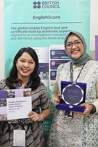 LearningRoom x EnglishScore: Kolaborasi Mendorong Efektivitas Pengajaran Bahasa Inggris di Kelas